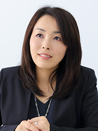 逆井温子氏