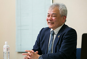 児玉善郎氏