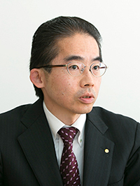 中島秀司氏