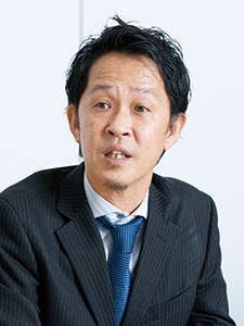 安田智宏氏