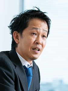 安田智宏氏