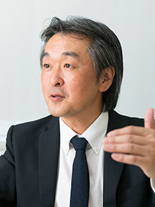 寺田泰浩氏