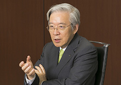 内藤弘康氏