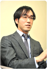 岡田氏