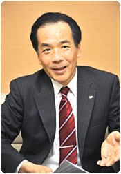 金子氏