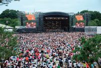 つま恋で開催された「ap bank fes '07」。会場は大勢の来場者で埋め尽くされた