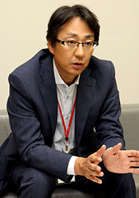 村上欣也氏