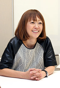 上野ひとみ氏