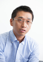 進藤悟氏