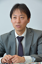 桑原俊樹氏