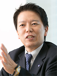 南里宜伸氏