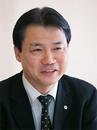 松村英一郎氏