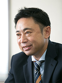 ニュートラシューティカルズ事業部<br />宣伝部　課長 上野隆信氏  