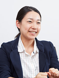 首藤枝里氏