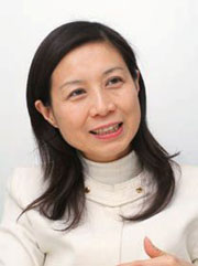 薗田綾子氏