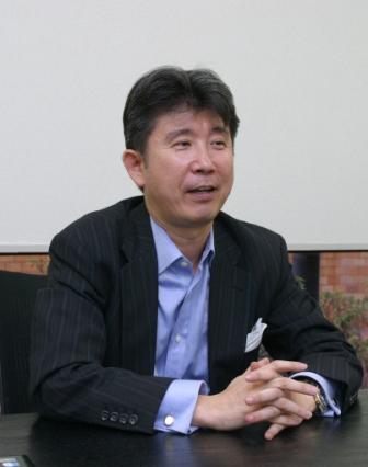 藤田康人氏