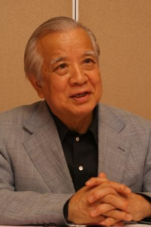 作家　文字・活字文化推進機構副会長　日本ペンクラブ会長　　阿刀田高氏