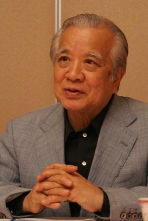 作家　文字・活字文化推進機構副会長　日本ペンクラブ会長　　阿刀田高氏