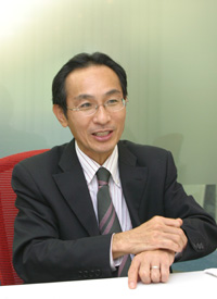 アース製薬　角田泰男氏