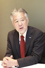 矢崎哲郎氏