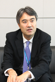 津田佳明氏