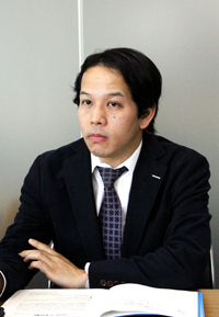 川田明弘氏