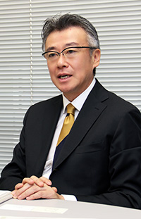 小川 泰氏