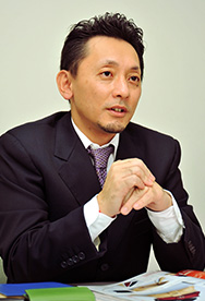 秋山和輝氏