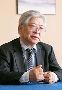 保阪正康氏