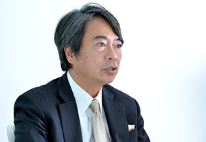 山本　浩氏