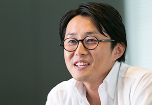 岡田雄一郎氏