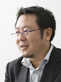 岩間明敏氏