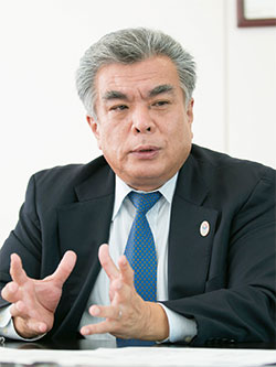 布村幸彦氏