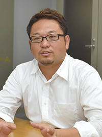 藤岡敬史氏