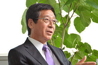 藤田和芳氏