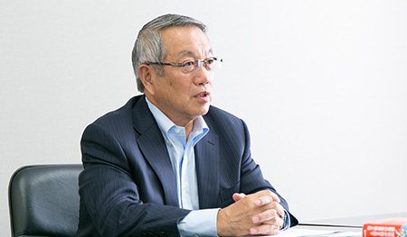 河野一郎氏